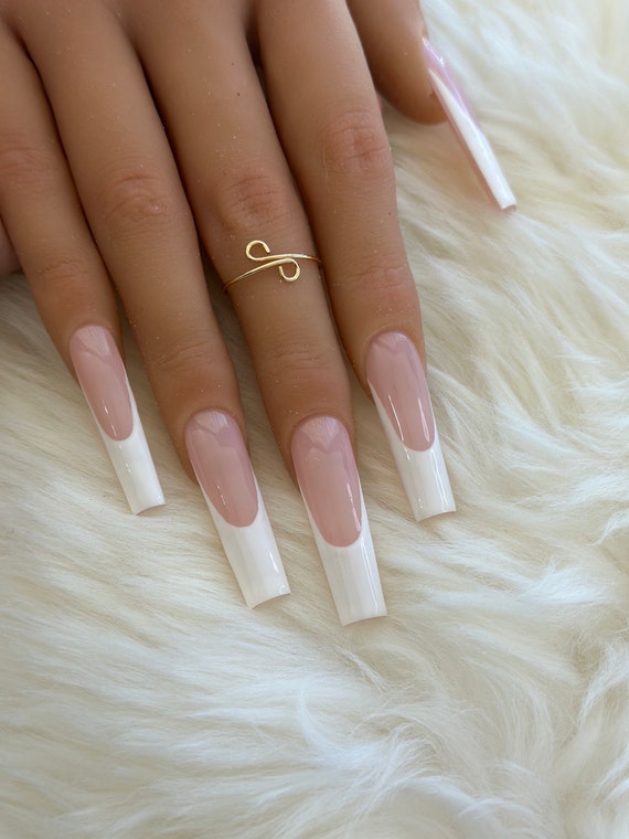 Coffin Winter Nails: 30 Popular Coffin-Nail Designs to Try This Season