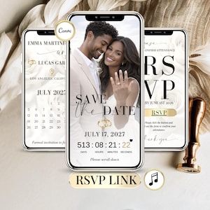 Peut inclure: Conception d'invitation de mariage numérique affichée sur trois smartphones. Le téléphone central présente un couple, le texte "Save the Date" et la date du 17 juillet 2027. Le design comprend un compte à rebours et des informations RSVP.