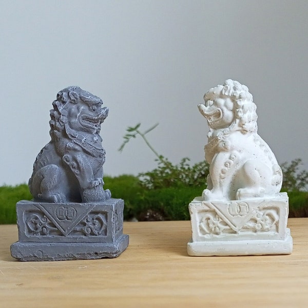 2 Miniature Concrete Foo Dog Statue - Stone Fu dog Statue - Pair of Foo Dogs - Stone Lions Garden Ornaments - A pair of Chinese Lion Statue