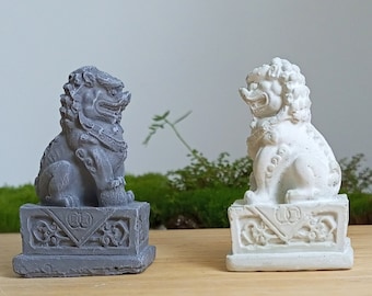 2 Miniature Concrete Foo Dog Statue - Stone Fu dog Statue - Pair of Foo Dogs - Stone Lions Garden Ornaments - A pair of Chinese Lion Statue