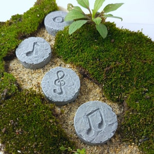Musical Note Round Concrete Garden Stepping Stones - Miniature Stone Walkway Fairy Garden - Decorative Stepping Stones - Set of 5