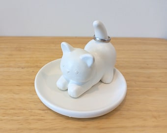 Stretching Cat Ring Holder, Cat Tail Ring Holder, Kitty Cat Ring Holder, Adorable Fluffy Cat, Ring Tray, Cat Sculpture, Cute Ring Display