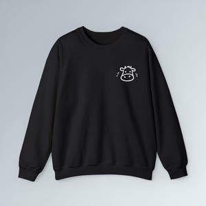 Embroidered Cow Crewneck Sweatshirt: Cozy Unisex Apparel
