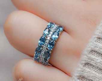Anillo de topacio azul Londres, anillo de media banda de topacio, anillo de plata con topacio, anillo de compromiso con topacio, anillo de boda con topacio, anillo de aniversario con topacio