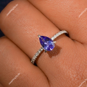 Tanzanite Ring, Tanzanite Gold Ring, Gold Engagement Ring, Tanzanite Wedding Ring, Pear cut Tanzanite, Anniversary Ring, Tanzanite