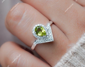 Peridot Ring Natural Gold Peridot Ring Gift for Her Peridot Gold Ring Engagement Ring for Her August Birthstone Ring Pear Peridot Ring