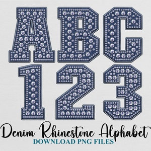 Peut inclure: Un ensemble de lettres et de chiffres en denim avec des strass. Les lettres sont A, B, C, et les chiffres sont 1, 2, 3. Les lettres et les chiffres sont en tissu denim bleu avec des strass blancs.