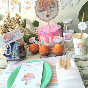Ensemble d'anniversaire personnalisé, gobelets, boîtes-cadeau, guirlande, invitations, déco gâteau.