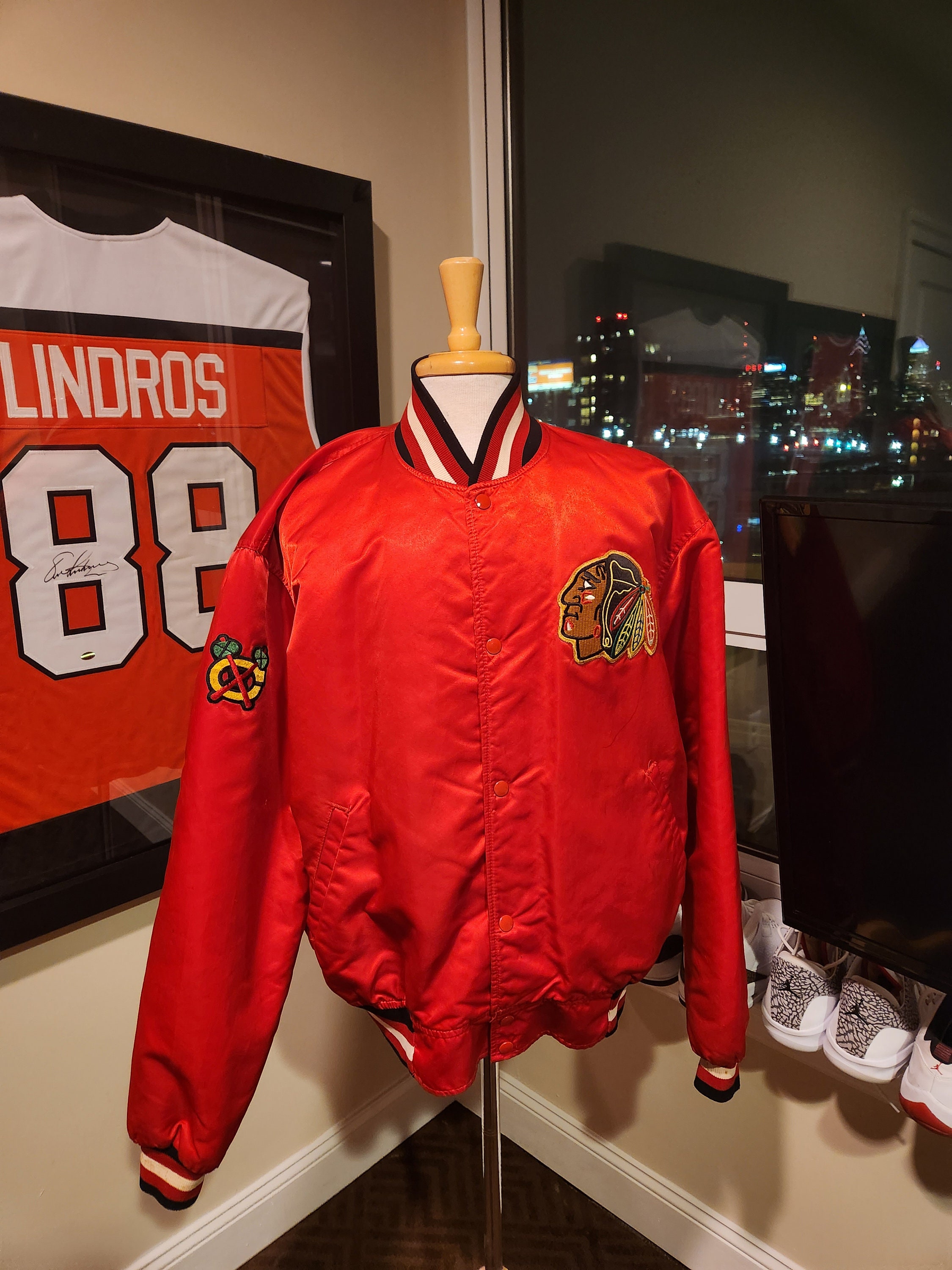 Chicago Blackhawks Pro Player Leather Jacket (XL) – Retro Windbreakers