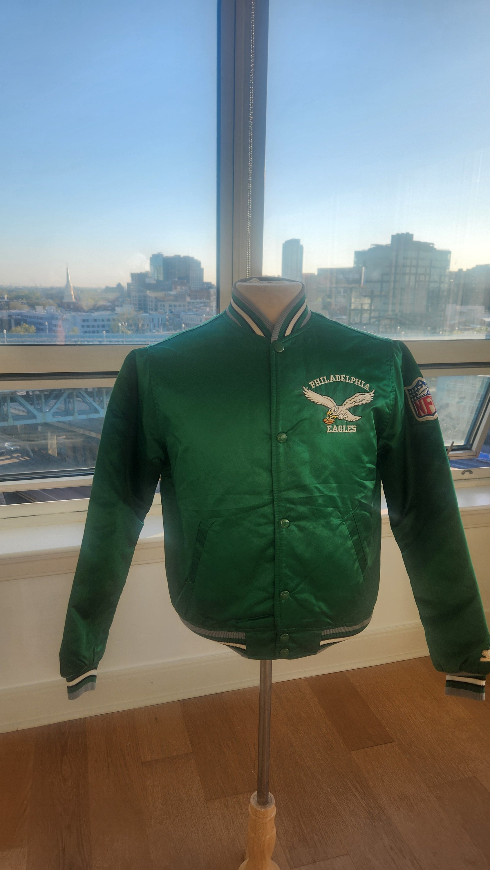 Eagles kelly green starter jacket best sale