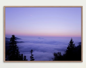 Impressão do topo da montanha enevoada: fotografia de paisagem com nuvens (download digital)