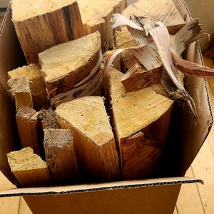 Wood box with Kindling and natural firestartee