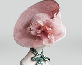 Handgemaakte premium roze tovenaarhoed | Bruiloft hoed| Ascot Hoed| Kentucky Derby Hoed| Veren Fascinator| Bruiloft gast zwarte hoed| High tea