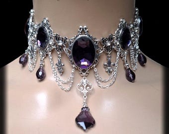 Collar victoriano Collier Violet Elbendesign99 con pedrería de color morado oscuro. Gargantilla Steampunk Gothic Queen.