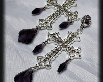 Pendientes Elbendesign99 con pedrería de color morado oscuro, candelabros victorianos, steampunk, gótico, diosa, gota, vanguardia
