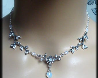 Collar de opalita Elbendesign99, joyería nupcial élfica con pedrería, zarcillos de hojas, collar de filigrana gótica, collar élfico, piedra lunar