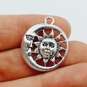 4 Sonne & Mond Anhänger in Silber Ton - G32A
