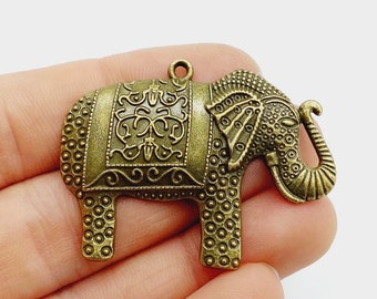 Pendentif éléphant Charme dans le ton bronze antique - C40A