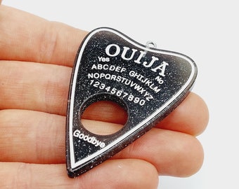 1 Ouija Planchette Charm Black & White with Glitters ( ouija talking board charm halloween Black white acryl) - B3A