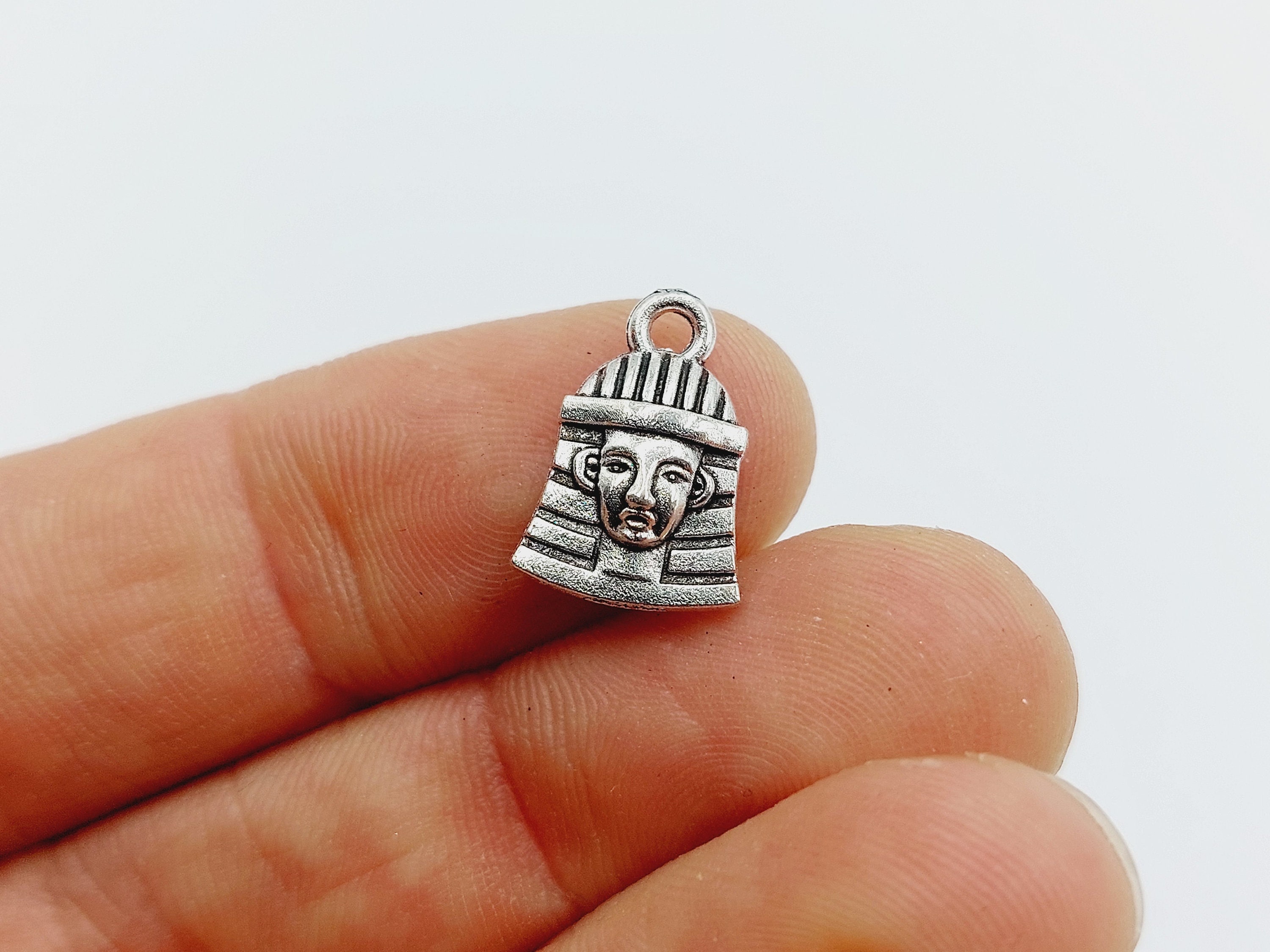 Porte-clés Néfertiti Et Chat Sacré - Acier Argenté - Bijou De Sac égyptien - Neuf Avec étiquettes