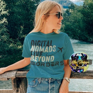 Camiseta nómada digital, regalos de viaje, camiseta de vacaciones, camiseta de trabajo desde casa, camiseta van life, camiseta de verano, regalos nómadas digitales, camiseta de aventura