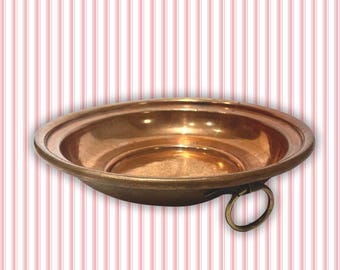 Vintage Copper Hanging Pan: Rustic Farmhouse Kitchen Wall Decor