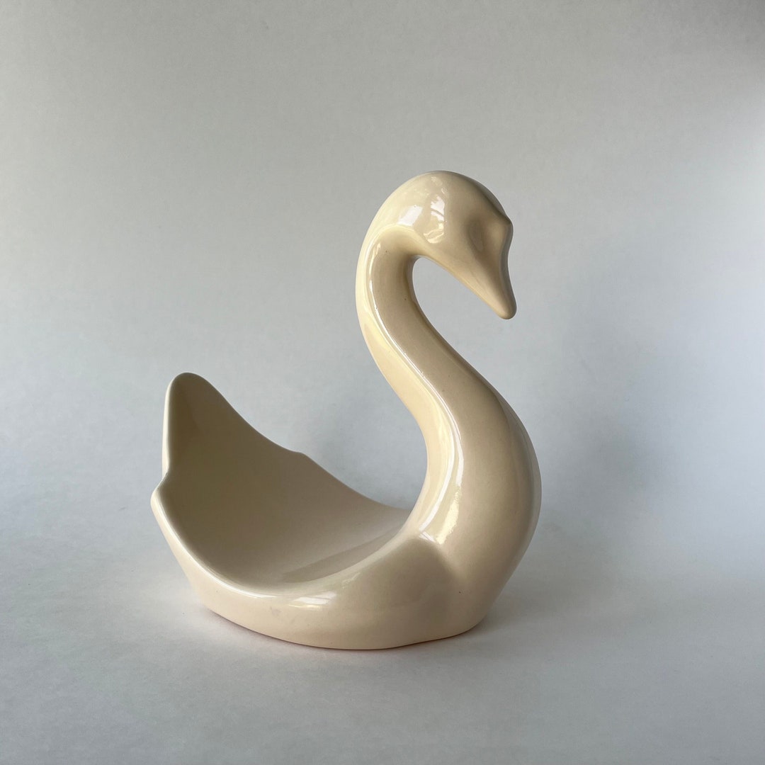 Vintage Swan Towel Holder, Retro 1980's Ceramic Bird Bathroom Accessory