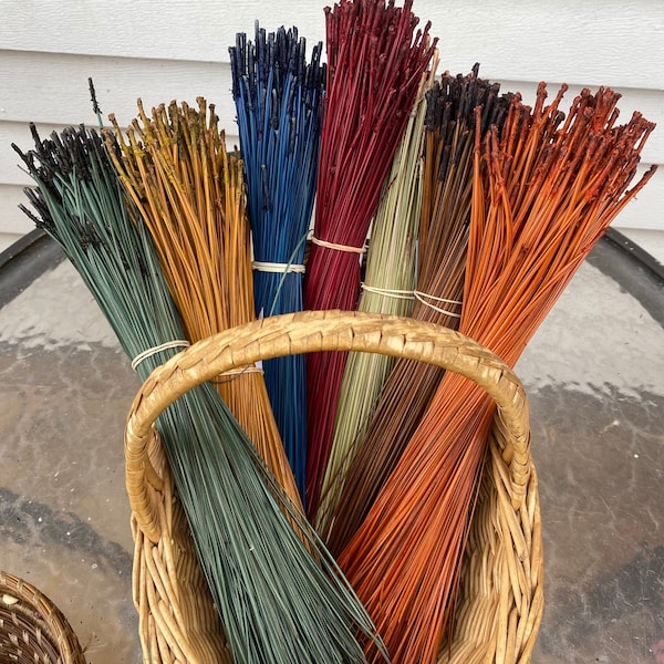 14 to 16 inch long Dyed or Natural  Florida long leaf Pine needles