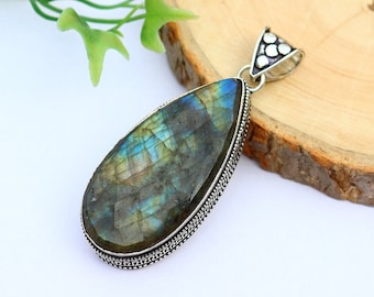 Labradorite Necklace/ Labradorite Pendant/ Silver Plated Pendant/ Vintage Pendant/ Large Labradorite Pendant/ Big Labradorite Necklace