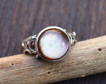 Gorgeous Mother of Pearl Ring/925 Sterling Silver Ring/ Pearl Ring/Mother of Pearl Silver Ring/Mother of Pearl Statement ring/ Gift for her