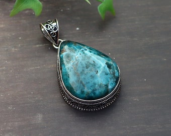 Neon Blue Apatite Pendant/ Neon Apatite Necklace/ Vintage Apatite Pendant/ Silver Plated Pendant/ Vintage Pendant/Large Neon Apatite Pendant