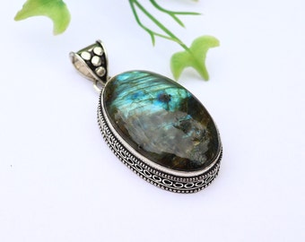 Labradorite Pendant/ Labradorite Necklace/ Silver Plated Pendant/ Vintage Pendant/ Large Labradorite Pendant/ Big Labradorite Necklace