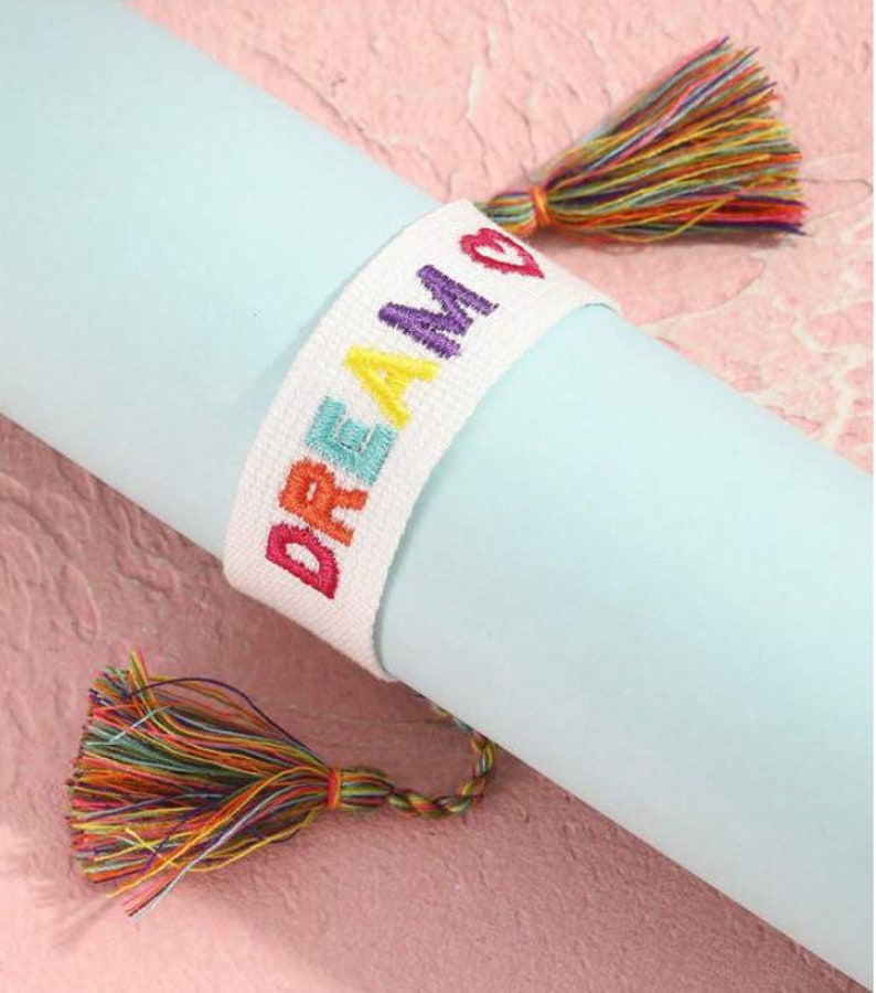 BE KIND, BESTIES, Dream, Lucky Gesticktes Quastenarmband, Mädchenzubehör, Armband, Freundschaftsarmband, Geschenk Bild 5