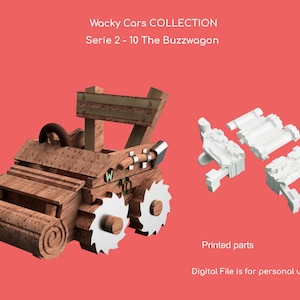 Puede incluir: Un modelo de coche de juguete de madera con un tronco para el eje delantero y hojas de sierra para las ruedas. El coche tiene un asiento de madera y un letrero en la parte trasera que dice "W". El coche forma parte de una colección llamada "Wacky Cars Collection" y está etiquetado como "Serie 2 - 10 The Buzzwagon". La imagen también muestra piezas de plástico blanco que se imprimen por separado.