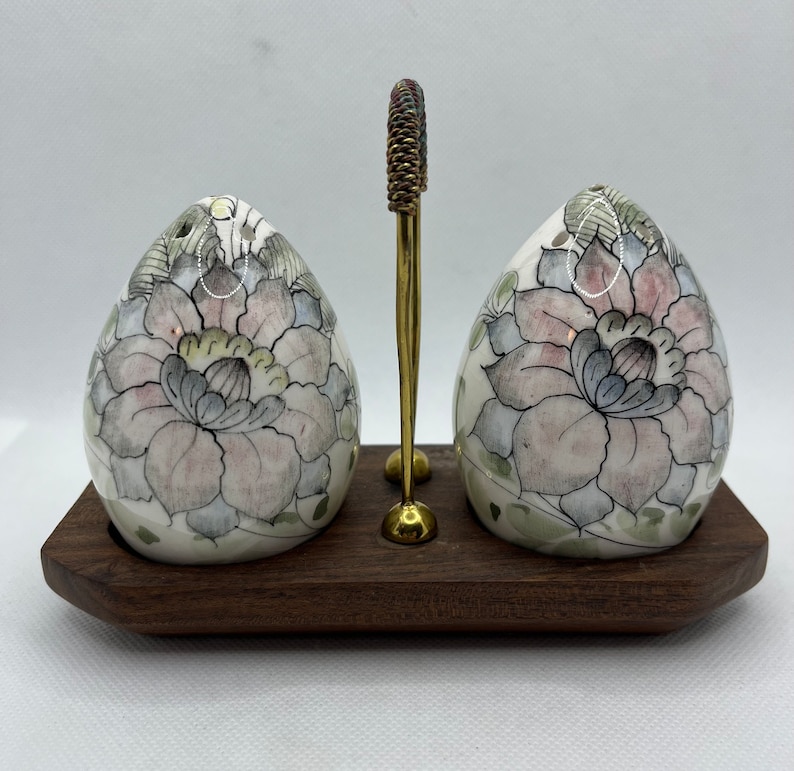 Vintage MCM Hand Painted Floral Egg Shaped Salt and Pepper Shakers with Wood Caddy Brass Handle , Easter Decor, vintage brass decor