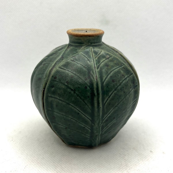 Vintage Zen Zen Garden Home Art Pottery Weed Pot Bud Vase Handmade In Indonesia Green Leaf