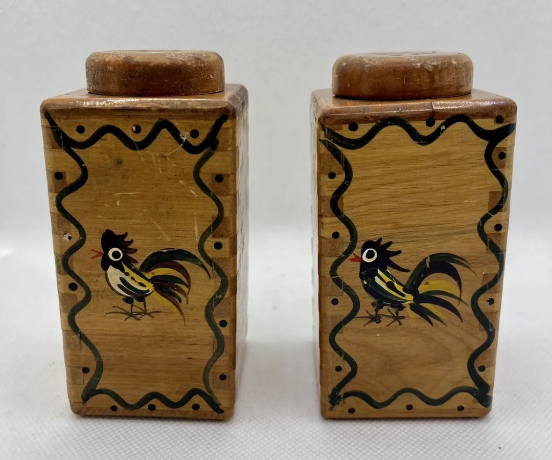 Vintage Woodpecker Woodware Handpainted Rooster Salt and Pepper Shakers Japan, Vintage Kitchen