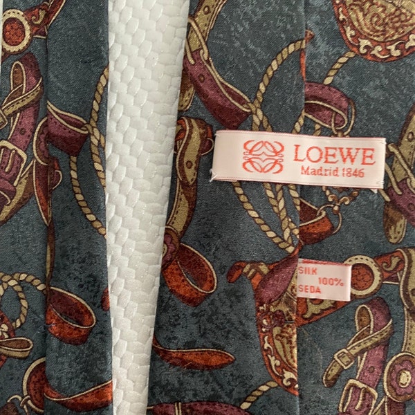 Loewe tie