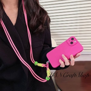 Cordón ajustable para llevar cruzado. Cadena multifunción con doble hebilla. Cordón trenzado para celular. Cuerda larga estilo Instagram.