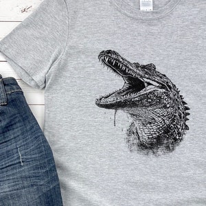 Mens Graphic Tees - Alligator - Nature T-Shirt - Outdoor T-Shirt - Alligator Shirt - Crocodile Shirt