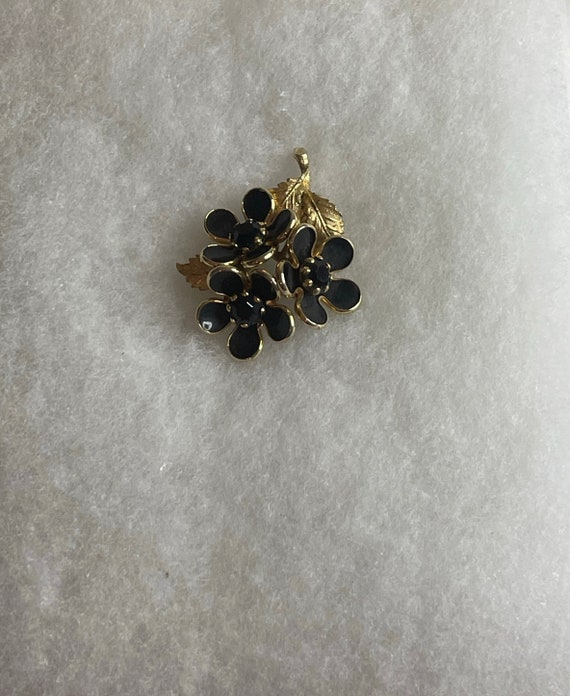 Vintage Gold and Black Floral Brooch