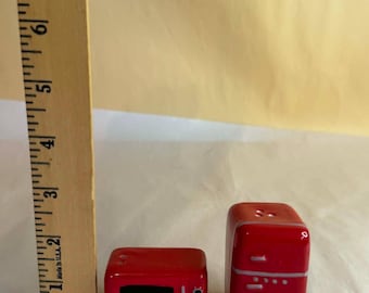 Ceramic Vintage Looking Refrigerator and Microwave Salt and Pepper Shakers Pair