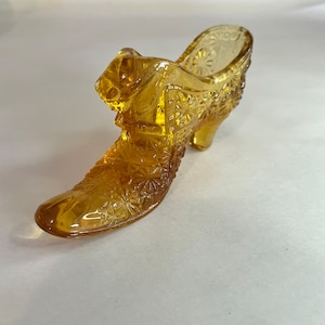 Vintage Fenton Art Glass Cat Head Slipper Shoe Amber Daisy and Button Pattern