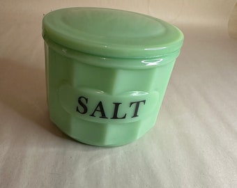 Jadeite Salt Dish with Lid