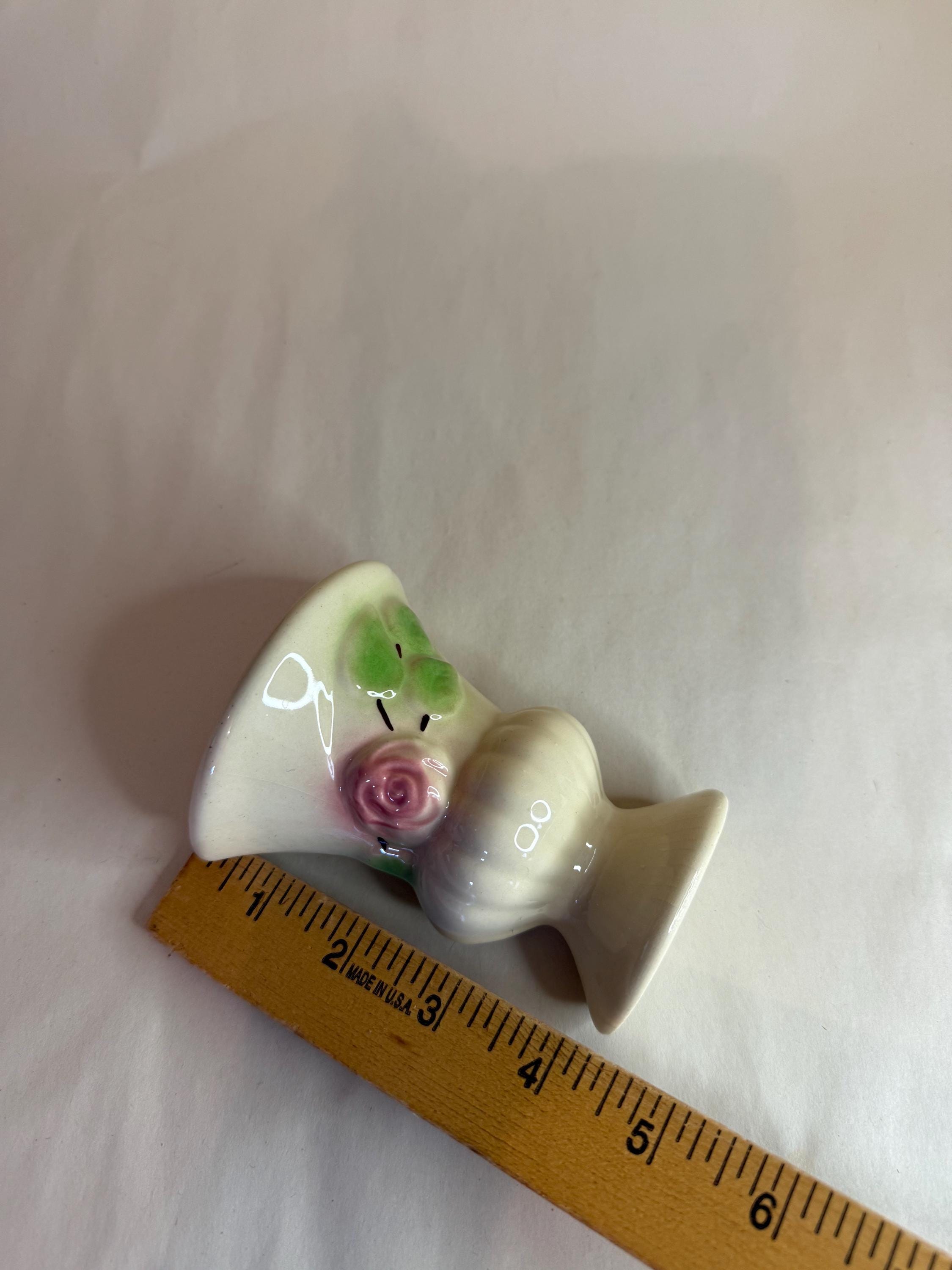 1950年代のヴィンテージ陶器製フローラルウォールポケットコテージコア