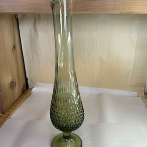 Vintage Fenton Green Hobnail Swung Vase