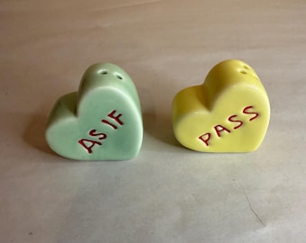 Salero y pimentero de cerámica con forma de corazón de San Valentín