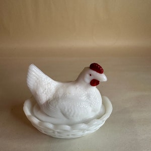 Vintage Westmooreland Chick Salt Hen On Nest Milk Glass w Original Sticker