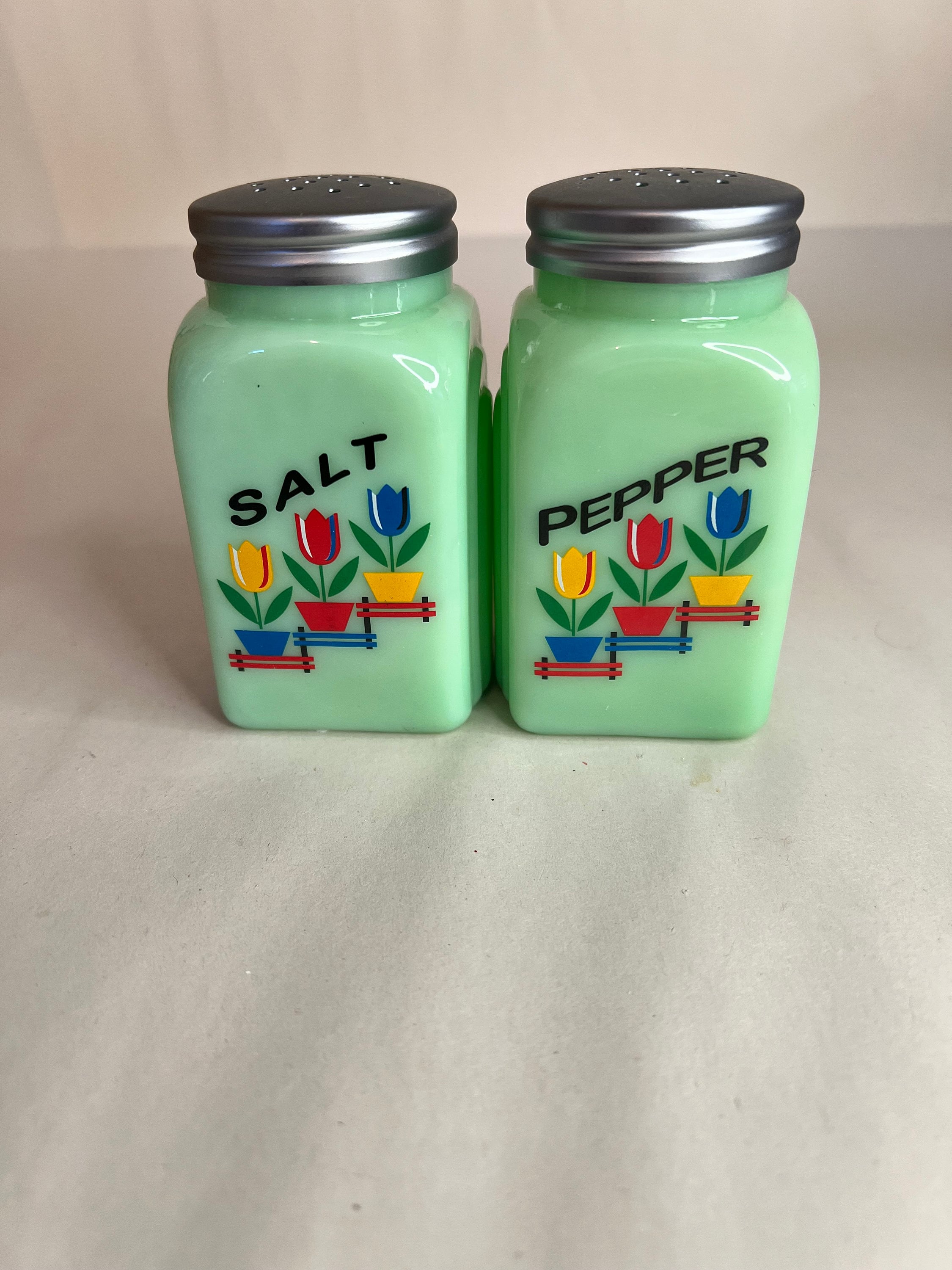 Jadeite Tulip Roman Arch Salt and Pepper Shakers - Etsy
