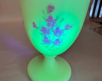 Vintage 1930s Fenton Custard Glass Uranium Vaseline Poppy Vase - Etsy